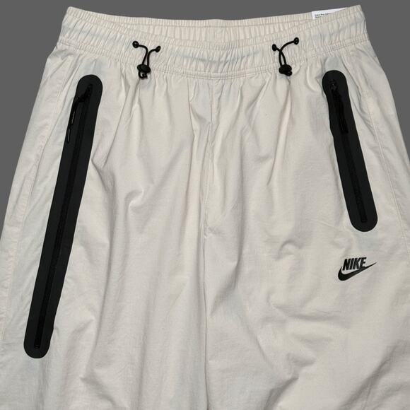 Nike Tech Men’s Woven Oversized Pants Light Orewood Brown Size M HM7158 - Picture 3 of 9
